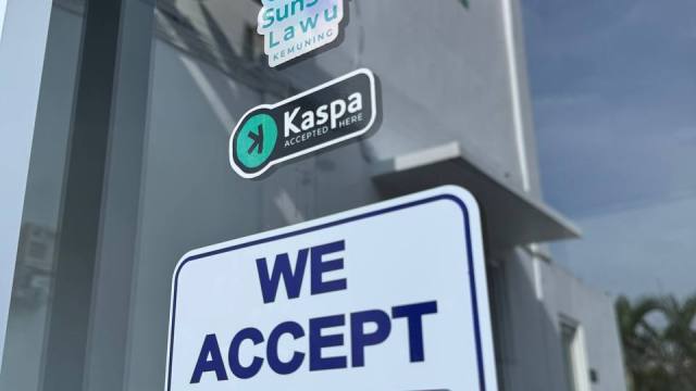 photo_4933982417769836647_y